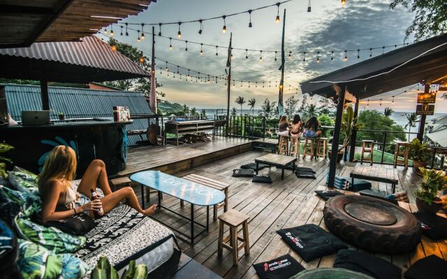 Dpm Diving Hostel & Bar Koh Tao