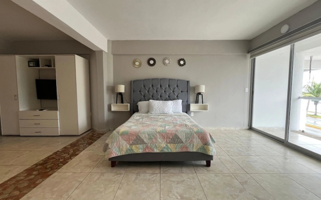 Spacious oceanfront loft # A1