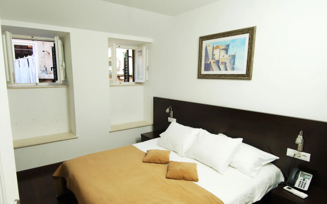 Celenga Apartments with free offsite parking