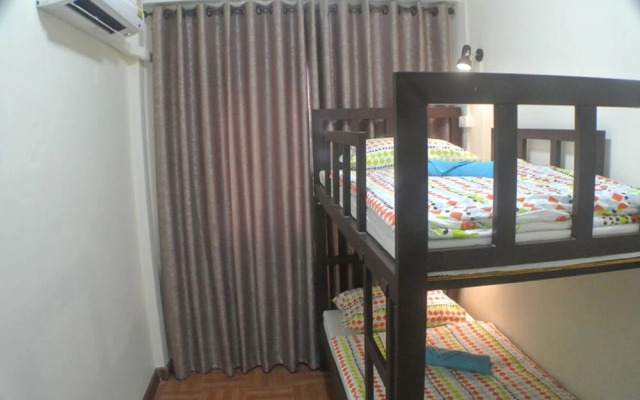 First Inn Bangkok - Hostel