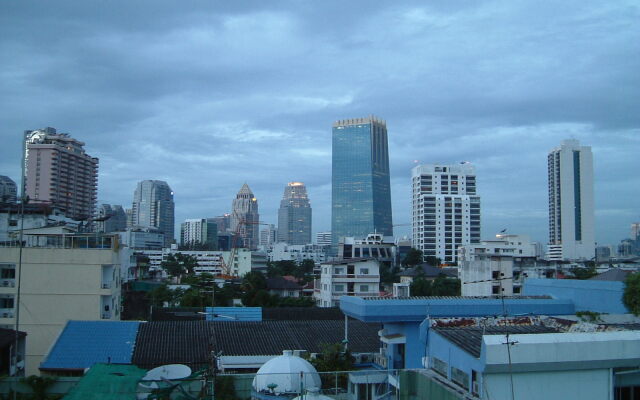 The Boss Sathorn Hotel