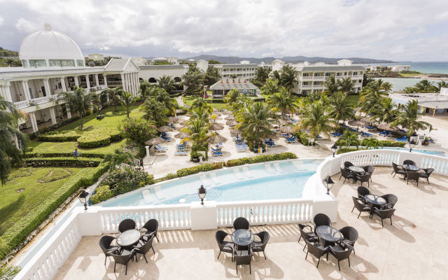 Grand Palladium Lady Hamilton Resort & Spa All Inclusive