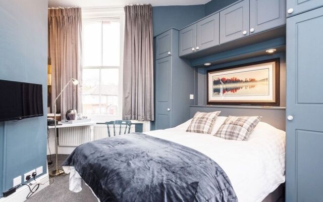 Summerfield Pub & Boutique Rooms