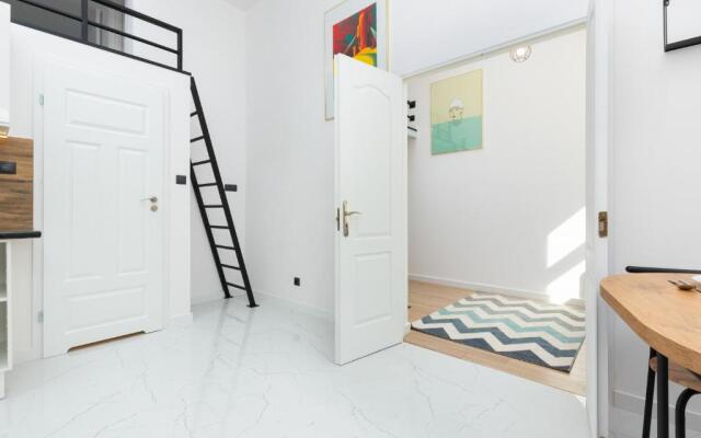 Apartments Aleje Jerozolimskie 85 by Renters