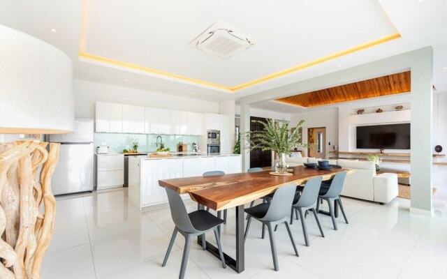 Beautiful 4 Bedroom Luxury Villa with Sea Views - KBR2