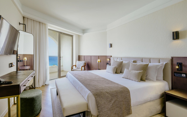 The Golden Coast Beach Hotel