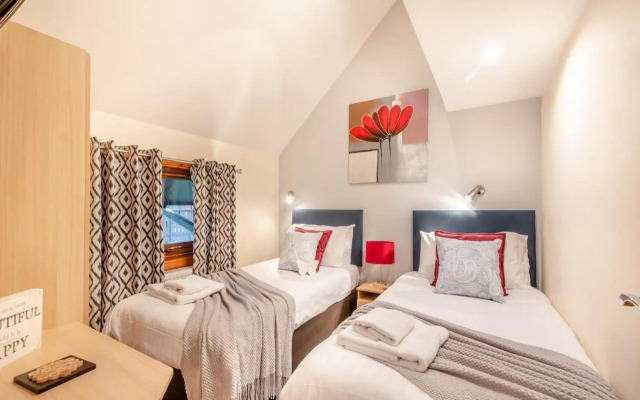 Nunland Hillside Lodges