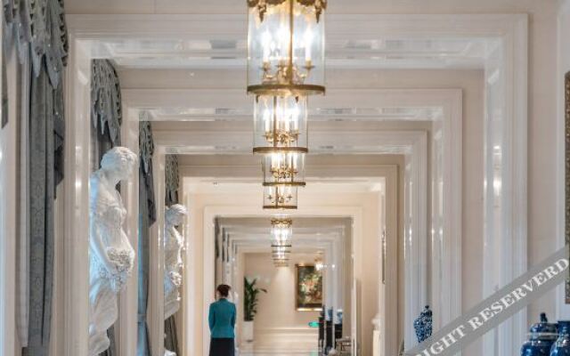 Lvcheng Taohuayuan Huanglong Hotel