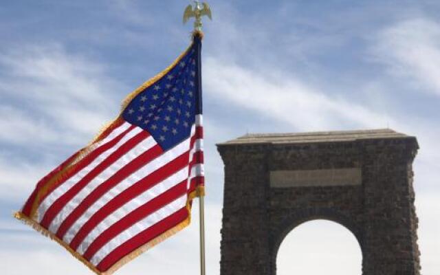Yellowstone Park Riverfront Cabins