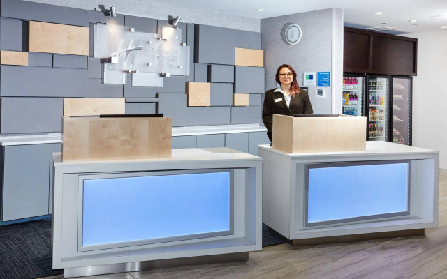 Holiday Inn Express & Suites Chicago North Shore - Niles by IHG