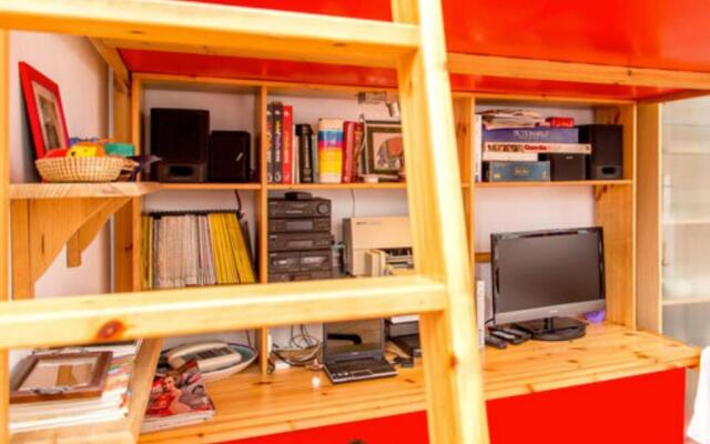 Studio with enclosed garden and wifi at Roma