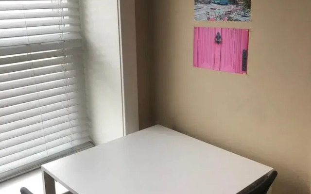 Classic Hollywood Studio Apartment