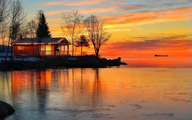 Cove Point Lodge