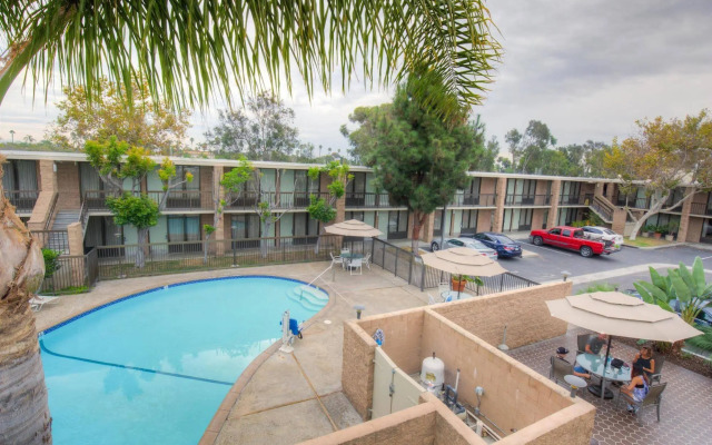 The Rambler Motel