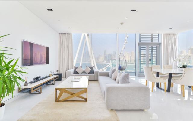 Spectacular 3BR plus 1 - DUBAI EYE view