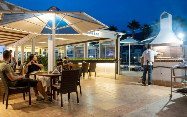 Mammis Beach Hotel