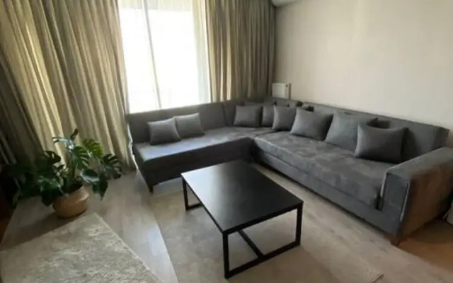 1 1 Balcony Deluxe Apart - Near Mall of Istanbul