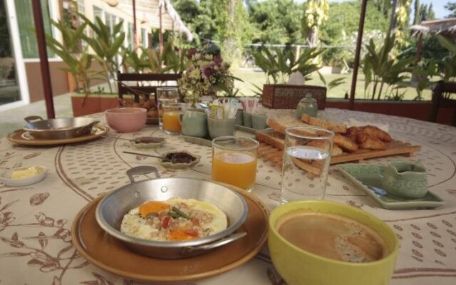 Baan Mae Ying Bungalows & Luxury Glamping Tents