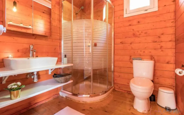 Bungalow espectacular garaje piscina y jacuzzi