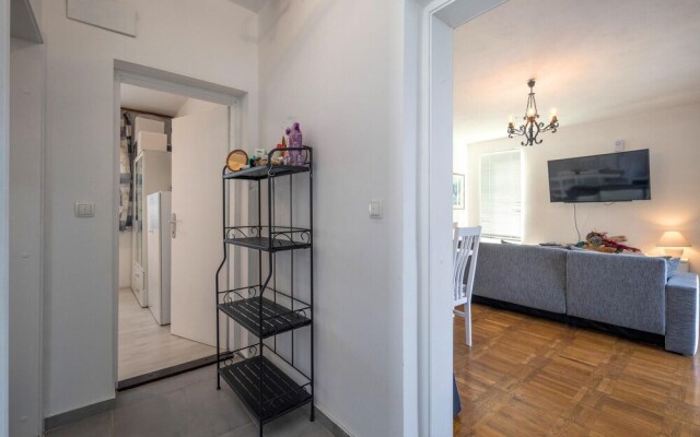 Nice Apartment in Malinska With Wifi and 3 Bedrooms