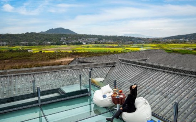 Tengchong Huajian Boutique Stay 360-Degree Skyview Wenquan Chinese Inn – People – Baoshan