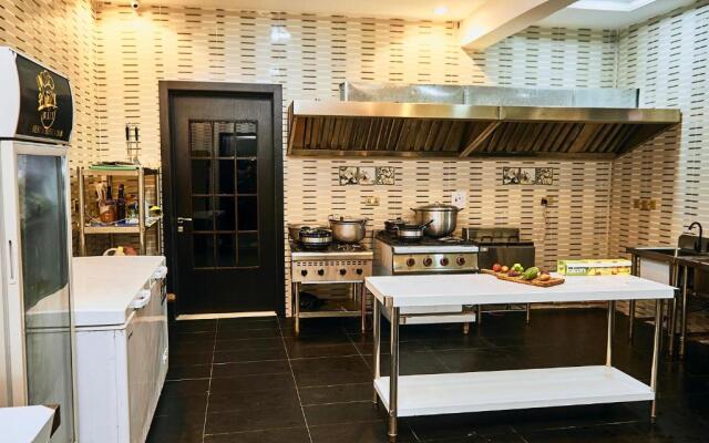 247 Luxury Hotel & Apartment Ajah Hotel