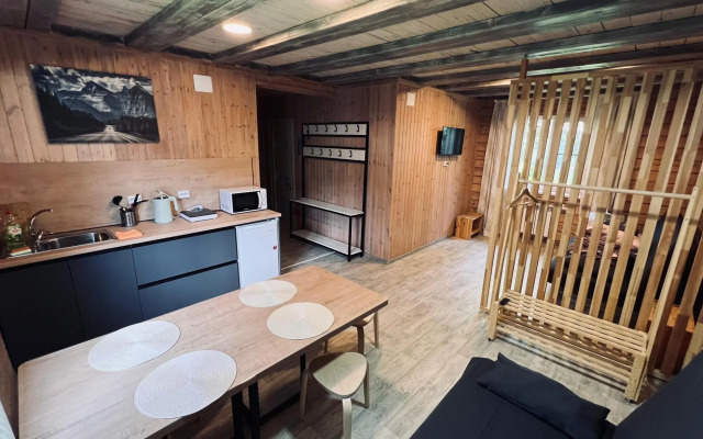 Медведь и Ягодка