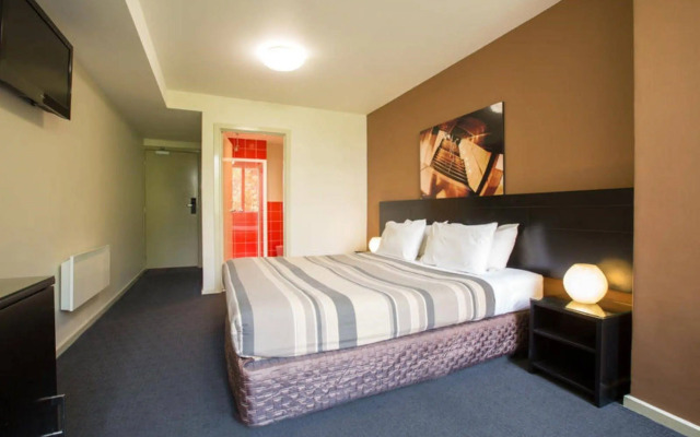 Nomads Melbourne Backpackers