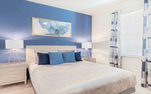 Extraordinary 5BR Private Pool Near Disney Area!