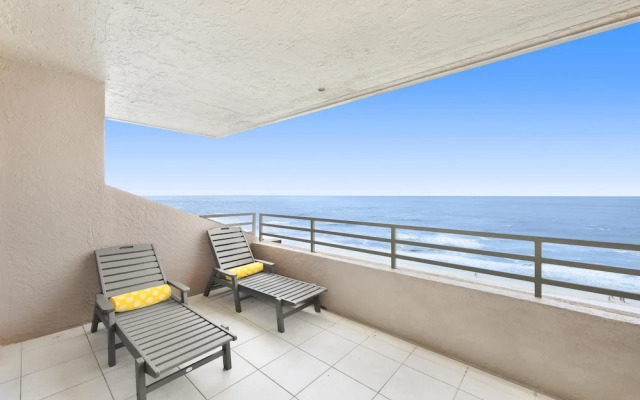 Beachfront Condo With Huge Views/pools/tennis/grills