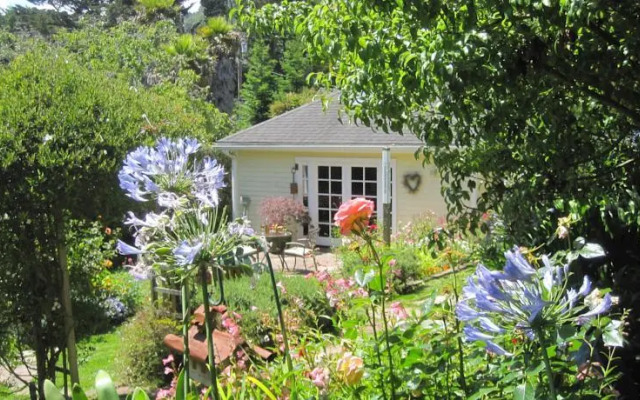 Tam Valley Bed & Breakfast