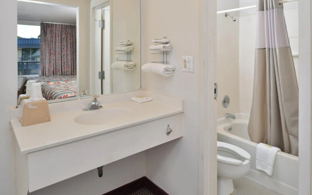 Budget Inn Greenville By Hotel O I-85