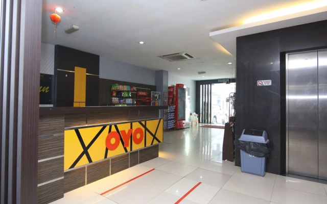 OYO 90136 Jumbo Inn