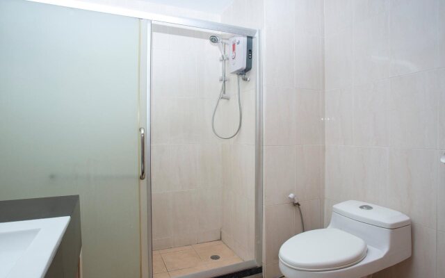 OYO 89619 De Choice Hotel