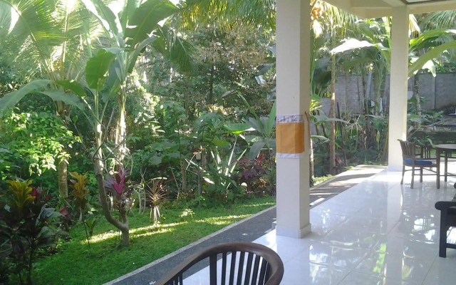 Agung Trisna Bungalows