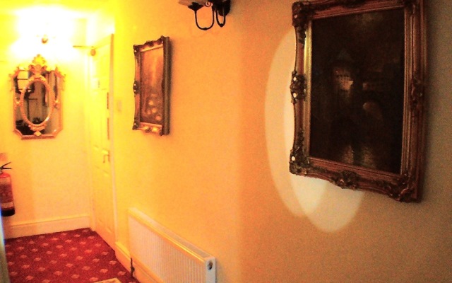 Featherstone Farm Hotel