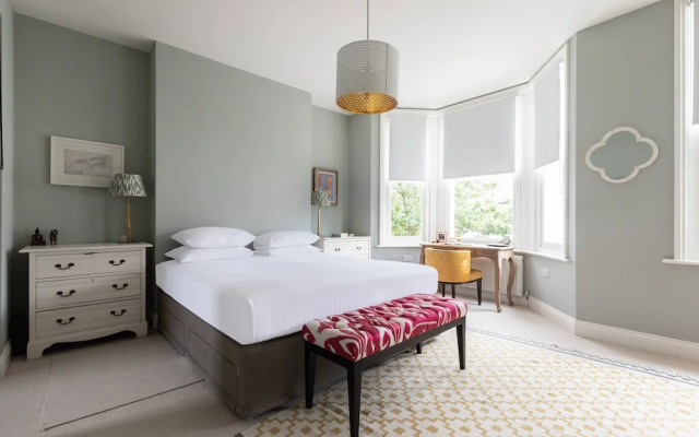 Brewster Gardens III by Onefinestay