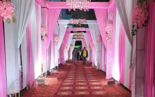 Hotel Vibrant Lawn And Banquet