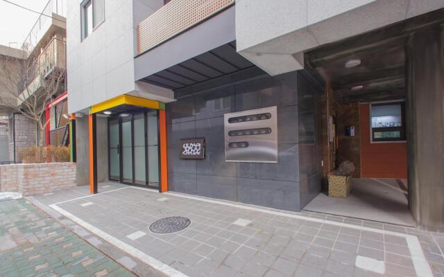 KW Hongdae Line Hostel