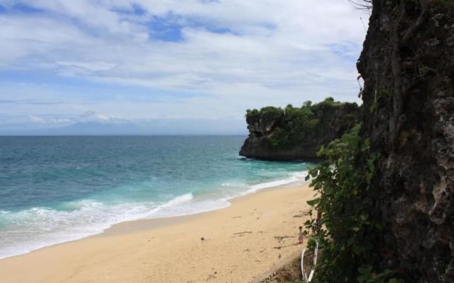 Jimbaran Balangan Beachfront Rooms