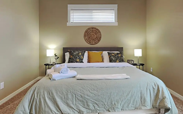 Mins to Downtown Rookwood Retreat 1y 2