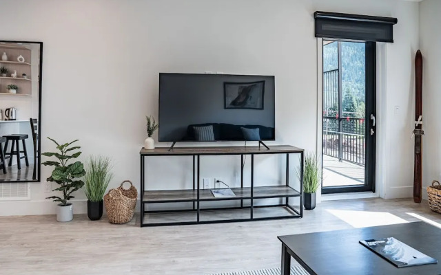 The Grizzly Basin by Revelstoke Vacation