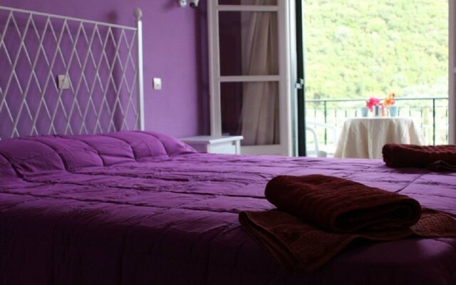 Natasa & Spyros Villa Apartments