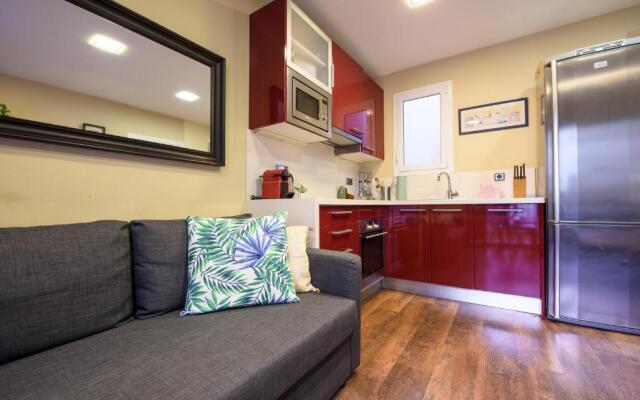 RamblasRentals Cozy Renovated 2BR with Balcony Lift 20M Rambla - Parking - Wifi