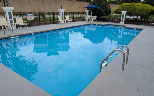 Best Western Greensboro Coliseum Inn