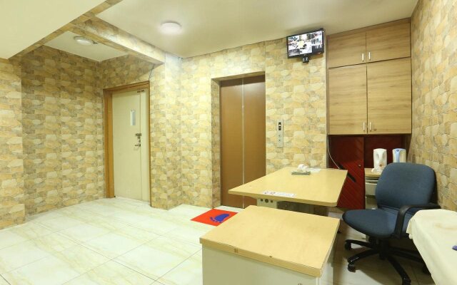 OYO 334 Everest Hotel