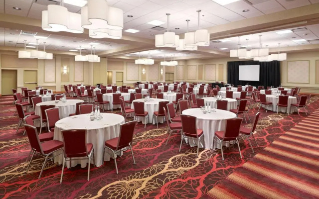 Mayfield Inn & Suites