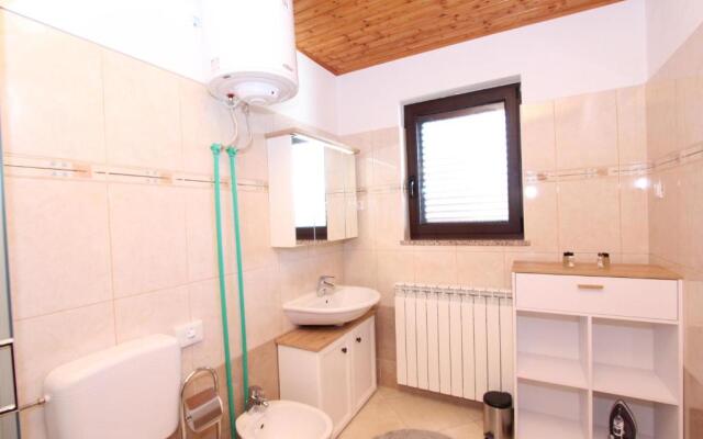 Apartment Dado