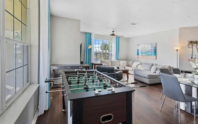 5049 Shoreway Loop #203