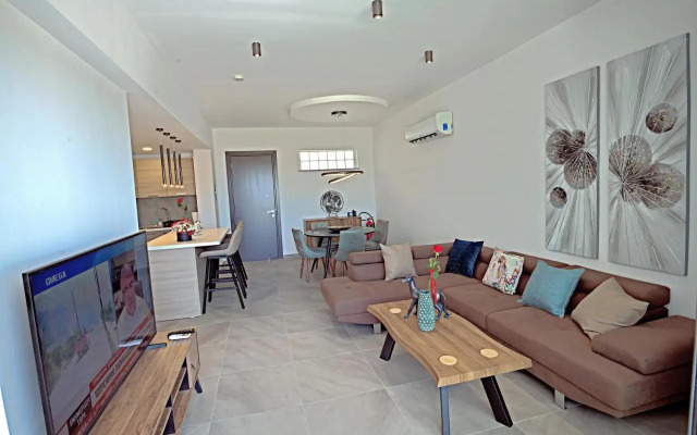 Golden Tree Apartment